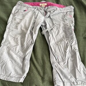 Arizona Jean Company Gray Cropped Pants with Pink Lining
